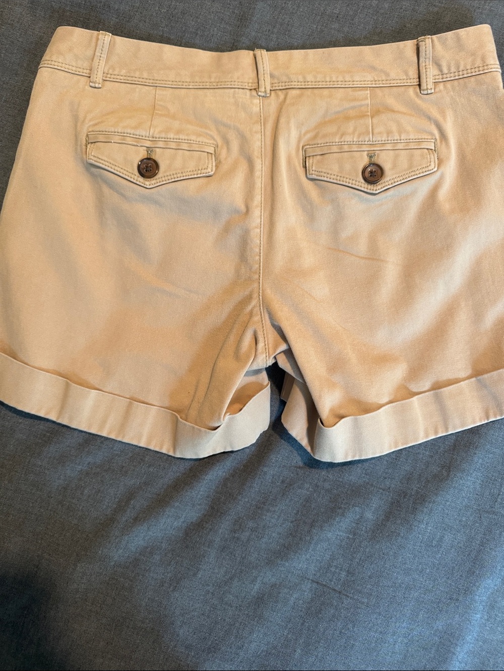 Banana Republic Women's Beige Cuffed City Chino Shorts - Picture 5 of 6